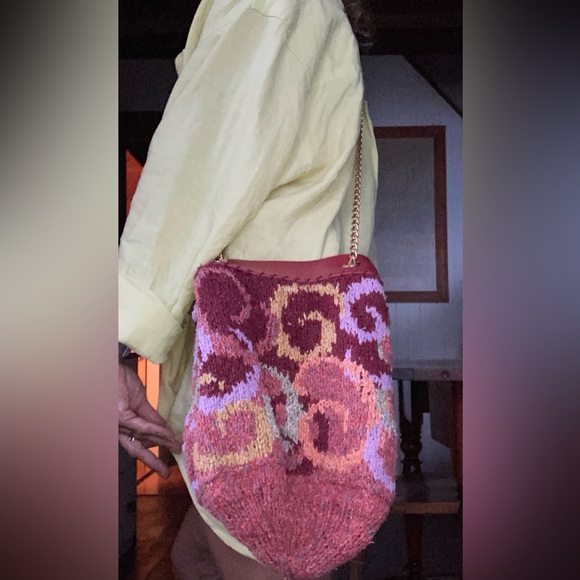 Artisan Crafted Swirl Design Red Bucket Bag Leather Closure Chain Shoulder EUC - Picture 2 of 11